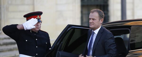 President of the European Council Donald Tusk arrives to meet Maltese Prime Minister Joseph Muscat on the occasion of a summit on migration in Valletta, Malta, Tuesday, Nov. 10, 2015. - Sputnik International