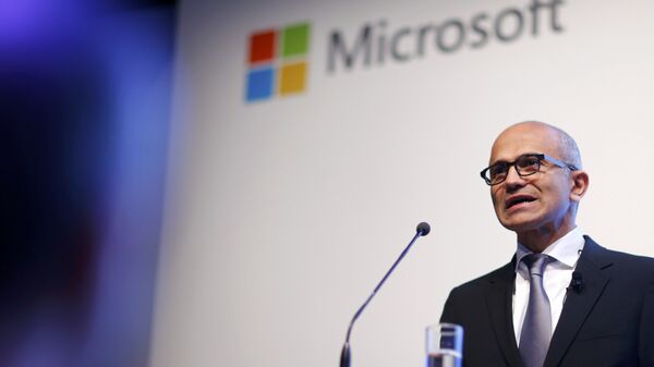 Microsoft CEO Satya Nadella holds a speech to present the companies new cloud strategy for Germany in Berlin, November 11, 2015 - Sputnik International