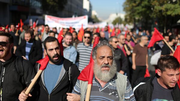 Members of the PAME Communist-affiliated union protest during a 24-hour nationwide general strike in Athens, Thursday, Nov. 12, 2015. - Sputnik International