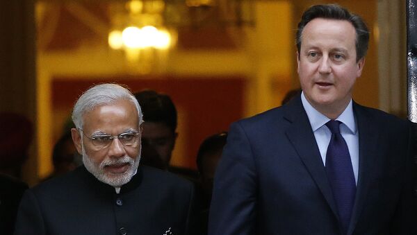 Prime Minister of India Narendra Modi, left, and British Prime Minister David Cameron leave No. 10 Downing Street in London - Sputnik International