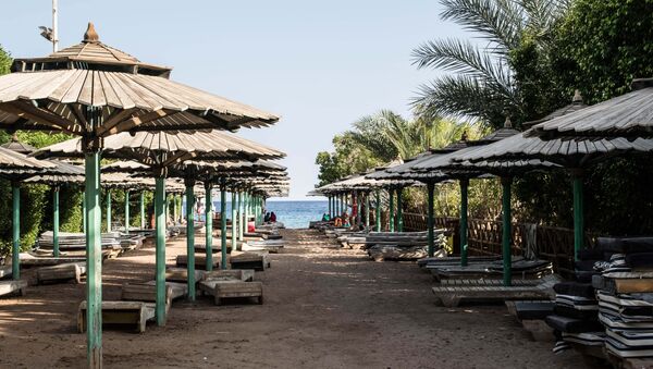 An empty public beach is seen in Namaa Bay, Sharm el-Sheikh. - Sputnik International