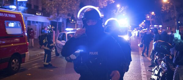 Elite police officers arrive outside the Bataclan theater in Paris, France, Wednesday, Nov. 13, 2015. Elite police officers arrive outside the Bataclan theater in Paris, France, Wednesday, Nov. 13, 2015. - Sputnik International