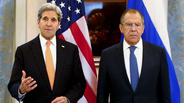 Russia's Foreign Minister Sergei Lavrov (R) and U.S. Secretary of State John Kerry address the media before a meeting in Vienna, Austria, November 14, 2015 - Sputnik International