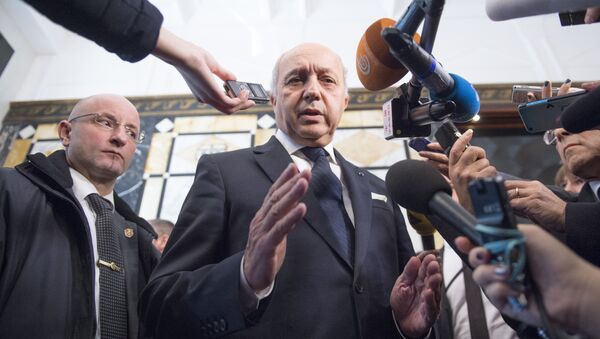 French Foreign Minister Laurent Fabius speaks to the press as he arrives for a conference on Syria in Vienna, Austria, on November 14, 2015 - Sputnik International