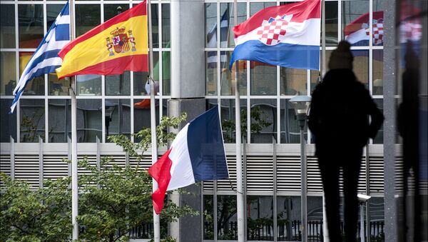French flag at half-mast outside the European Parliament - Sputnik International