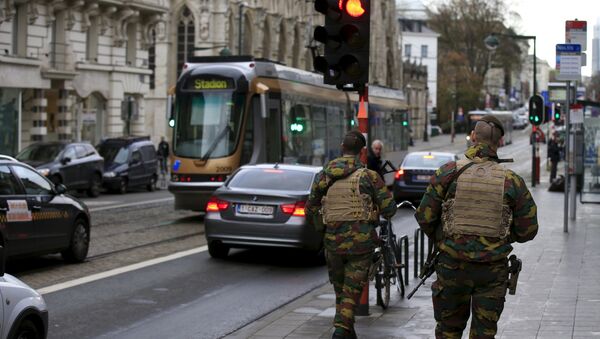 Belgian soldiers patrol in the streets, after security was tightened in Belgium following the Paris attacks, in Brussels, Belgium, November 17, 2015 - Sputnik International