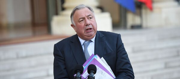 President of the French Senate Gerard Larcher delivers a speech after a meeting on November 15, 2015 at the Elysee Presidential Palace in Paris President of the French Senate Gerard Larcher delivers a speech after a meeting on November 15, 2015 at the Elysee Presidential Palace in Paris - Sputnik International