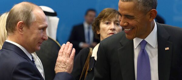 U.S. President Barack Obama (R) chats with Russia's President Vladimir Putin prior to a working session at the Group of 20 (G20) leaders summit in the Mediterranean resort city of Antalya, Turkey, November 16, 2015 - Sputnik International