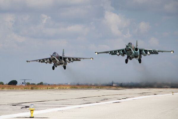 Russian Su-25 close air support aircraft taking off from the Hmeymim airbase in Syria. - Sputnik International