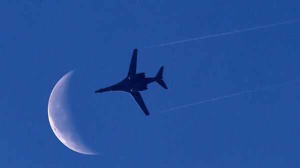 US Air Force B-1 Lancer bomber flies above the Syrian town of Kobane - Sputnik International