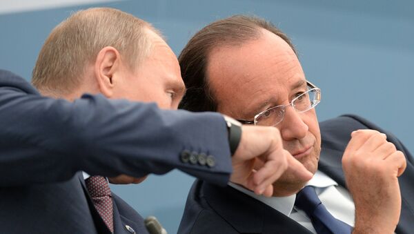 President of the Russian Federation Vladimir Putin, left, and President of the French Republic Francois Hollande - Sputnik International