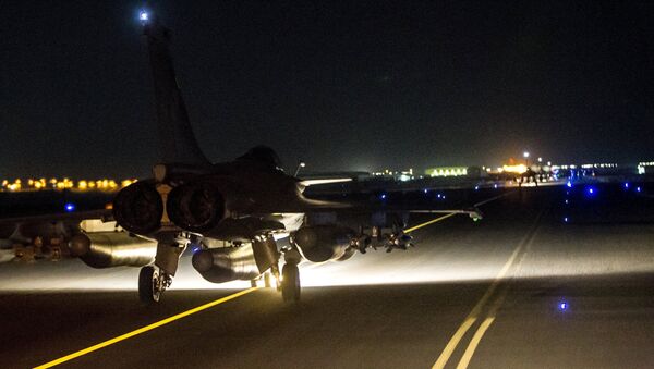 France Attacks ISIL Oil Assets in Syria After UN Resolution - Sputnik International