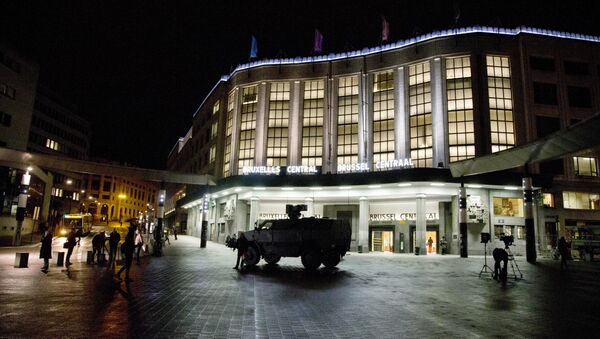 A Belgian Army vehicle is parked in front of the main train station in the center of Brussels on Saturday, Nov. 21, 2015 - Sputnik International