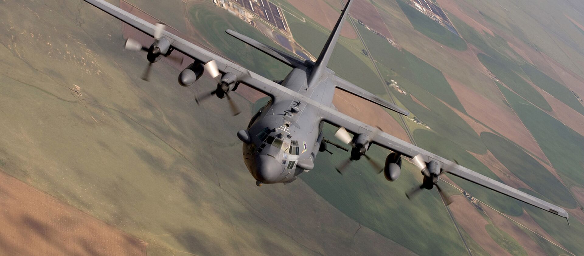 AC-130 Spectre from the 16th Special Operations Squadron flying a training mission at Cannon Air Force Base, N. M. Inside the intensive care unit of the Doctors Without Borders hospital in Northern Afghanistan in the early hours of Oct. 3, 2015 - Sputnik International, 1920, 07.08.2021