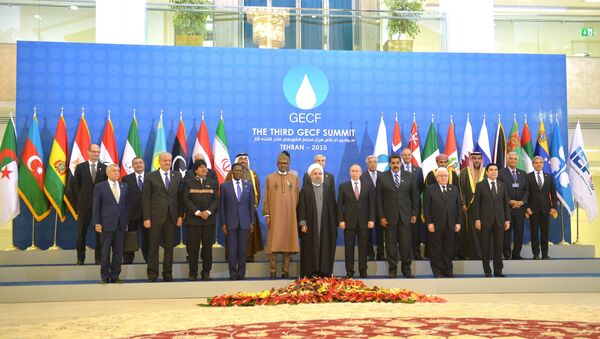 Russian President Vladimir Putin, fourth right, first row, during a photo session before the summit of the Gas Exporting Countries Forum in Tehran. November 23, 2015 - Sputnik International