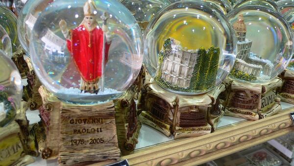 Snow globes sold at Vatican City - Sputnik International