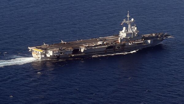 A picture taken on November 21, 2015 shows an aerial view of the aircraft carrier Charles-de-Gaulle - Sputnik International