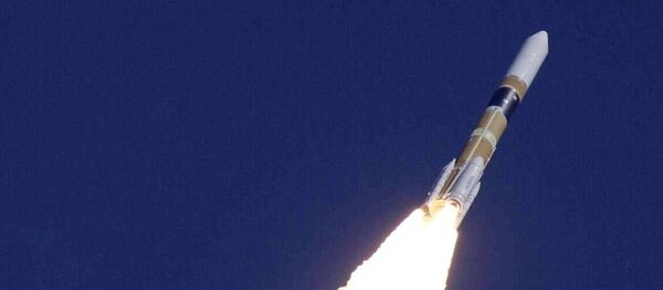 Japanese H-2A rocket climbs after being launched at the Tanegashima Space Center 04 February 2002 - Sputnik International