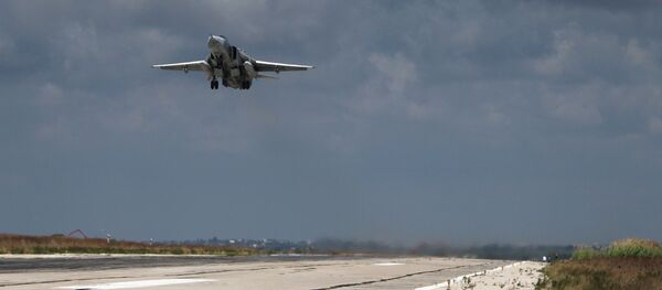 Russian aircraft at Latakia airport - Sputnik International