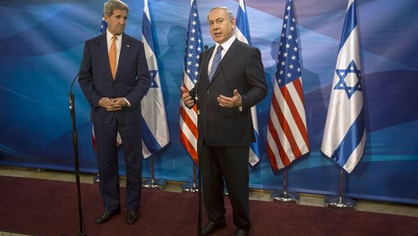 Israeli Prime Minister Benjamin Netanyahu (R) and U.S. Secretary of State John Kerry brief the media before their meeting at Prime Minister's Office in Jerusalem November 24, 2015 - Sputnik International