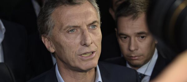 Argentine President-elect Mauricio Macri speaks to the press at the Olivos presidential residence in Buenos Aires, where he arrived to meet outgoing president Cristina Fernandez de Kirchner to define the transition, on November 24, 2015 - Sputnik International