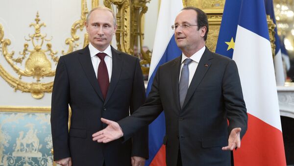 Russian President Vladimir Putin, left, and French President Francois Hollande. - Sputnik International