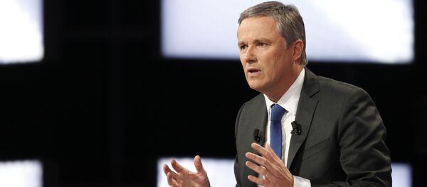 Gaullist candidate for the 2012 French presidential election, Nicolas Dupont-Aignan takes part in the TV broadcast show Des paroles et des actes on a French TV channel. (File) - Sputnik International
