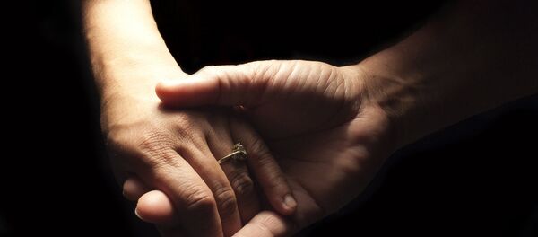 Holding hands Holding hands - Sputnik International