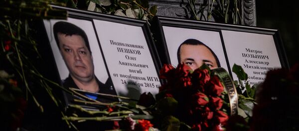 Portraits of lieutenant colonel Oleg Peshkov and mariner Alexander Pozynich, who were killed in Syria Portraits of lieutenant colonel Oleg Peshkov and mariner Alexander Pozynich, who were killed in Syria - Sputnik International