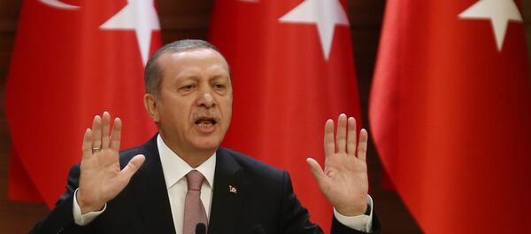 Turkish President Recep Tayyip Erdogan delivers a speech during a mukhtars meeting at the presidential palace on November 26, 2015 in Ankara - Sputnik International