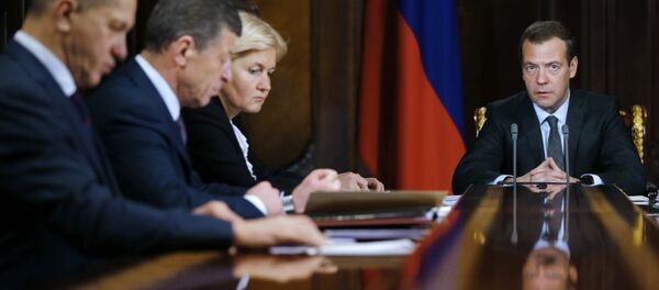 Russian Prime Minister Dmitry Medvedev held a Cabinet meeting with his deputies November 30 - Sputnik International