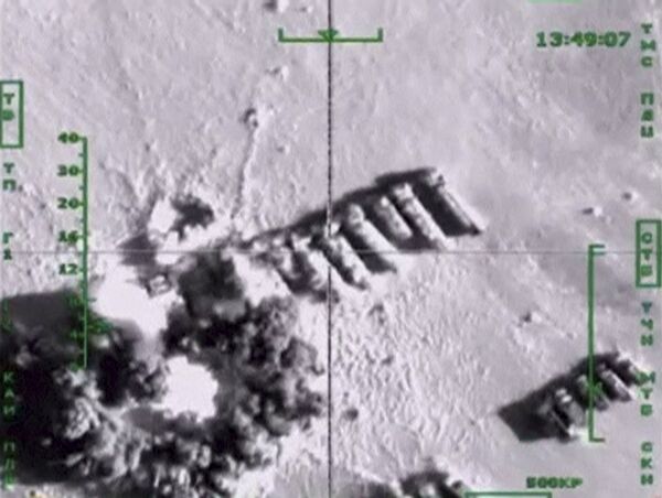 Oil trucks, which, according to Russia's Defence Ministry, are being used by Islamic State militants, are hit by air strikes carried out by Russia's air force, at an unknown location in Syria, in this still image taken from video footage released by Russia's Defence Ministry on November 18, 201 Oil trucks, which, according to Russia's Defence Ministry, are being used by Islamic State militants, are hit by air strikes carried out by Russia's air force, at an unknown location in Syria, in this still image taken from video footage released by Russia's Defence Ministry on November 18, 201 - Sputnik International