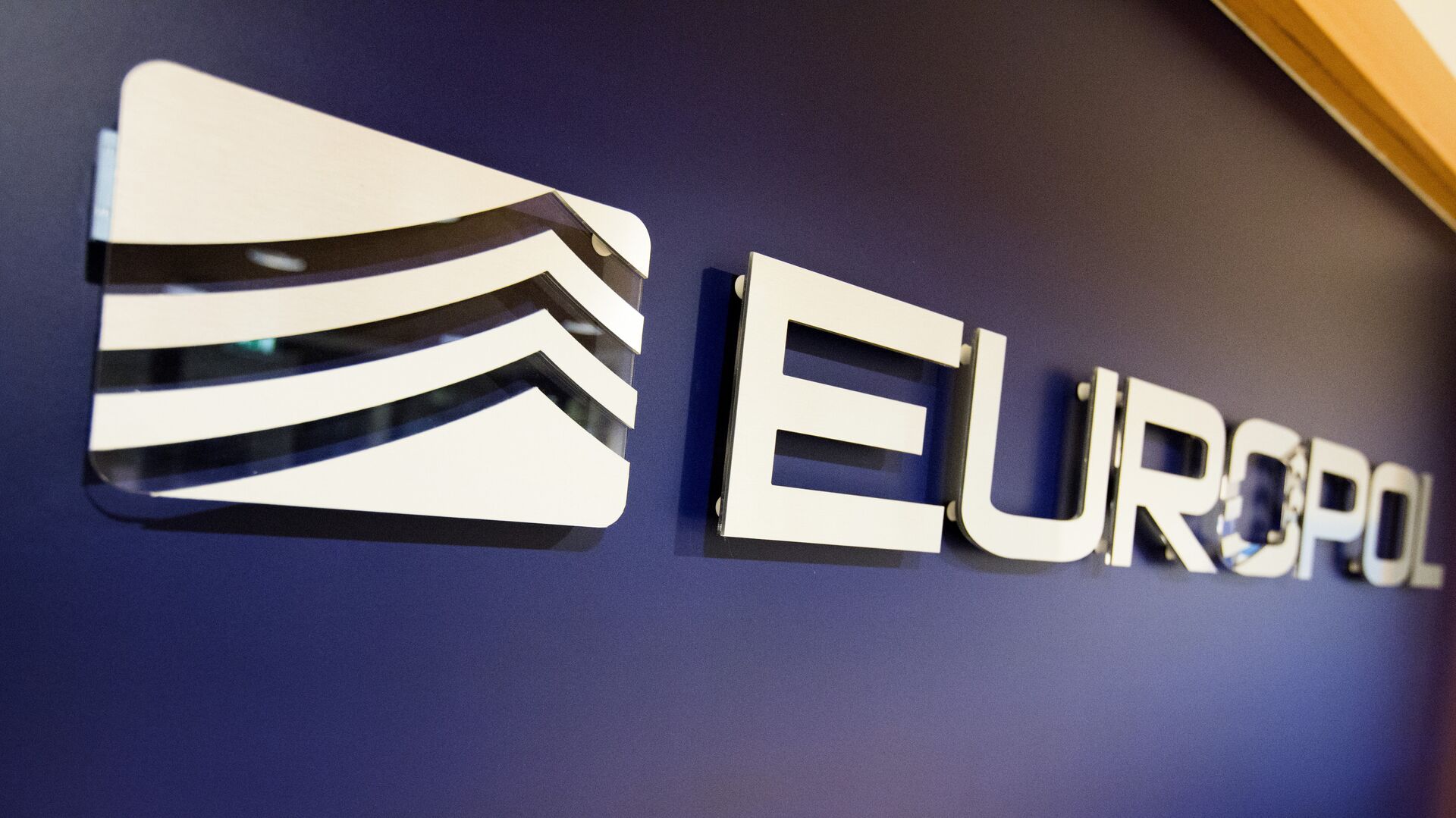 The Europol Logo in the Europol headquarters in The Hague, Netherlands, Tuesday, Nov. 24, 2015. - Sputnik International, 1920, 29.05.2022