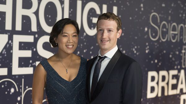  Priscilla Chan and Mark Zuckerberg arrive at the 2nd Annual Breakthrough Prize Award Ceremony at the NASA Ames Research Center in Mountain View, Calif. - Sputnik International
