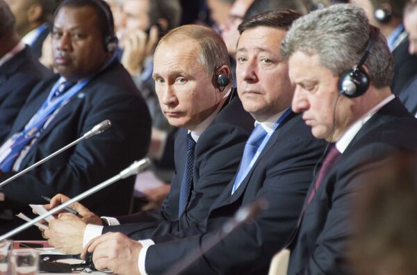 Saving the Earth: Putin Meets World Leaders at Paris Climate Conference - Sputnik International