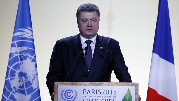 Ukraine 's President Petro Poroshenko delivers his statement at the COP21, United Nations Climate Change Conference, in Le Bourget, outside Paris, Monday, Nov. 30, 2015 - Sputnik International