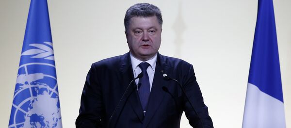 Ukraine 's President Petro Poroshenko delivers his statement at the COP21, United Nations Climate Change Conference, in Le Bourget, outside Paris, Monday, Nov. 30, 2015 - Sputnik International
