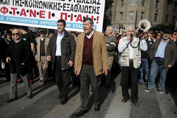 Greek pensioners shout slogans during an anti-austerity demonstration marking a 24-hour strike in Athens, Greece, December 3, 2015 Greek pensioners shout slogans during an anti-austerity demonstration marking a 24-hour strike in Athens, Greece, December 3, 2015 - Sputnik International