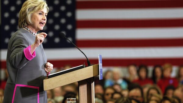 Democratic presidential candidate Hillary Clinton speaks to students and faculty at the Southern New Hampshire University, Thursday, Dec. 3, 2015, in Hooksett, N.H. - Sputnik International