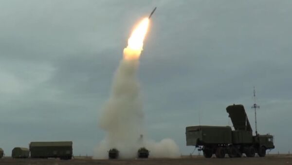Fire an S-400 Triumf anti-aircraft missile - Sputnik International