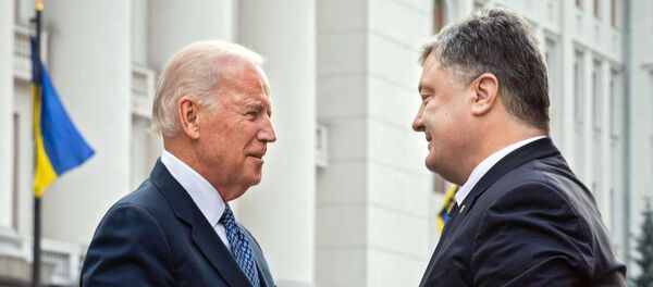 Vice President of the United States Joe Biden, left, and Ukrainian President Petro Poroshenko meet in Kiev - Sputnik International