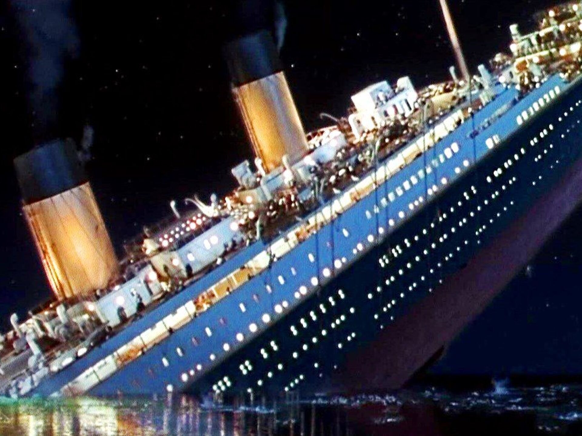 Rare Footage From 1986 Exploration of Titanic Wreck Released on ...