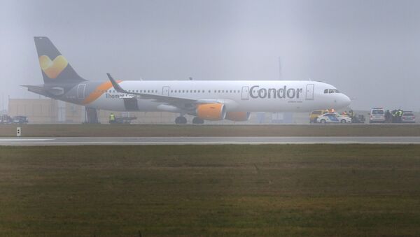 A Condor airlines Airbus A321 stands on the tarmac at the airport in Budapest, Hungary - Sputnik International