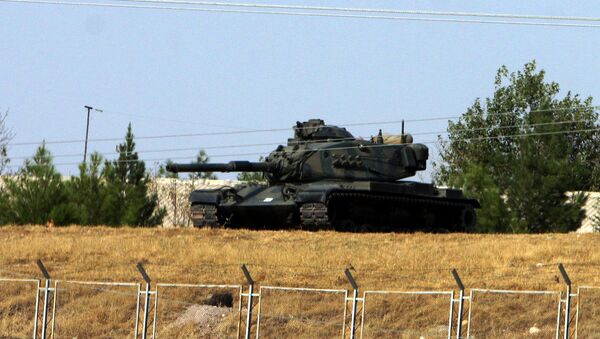 Turkish army tank is seen stationed near Cizre, some 35 kilometers from Turkish-Iraq border (File) - Sputnik International