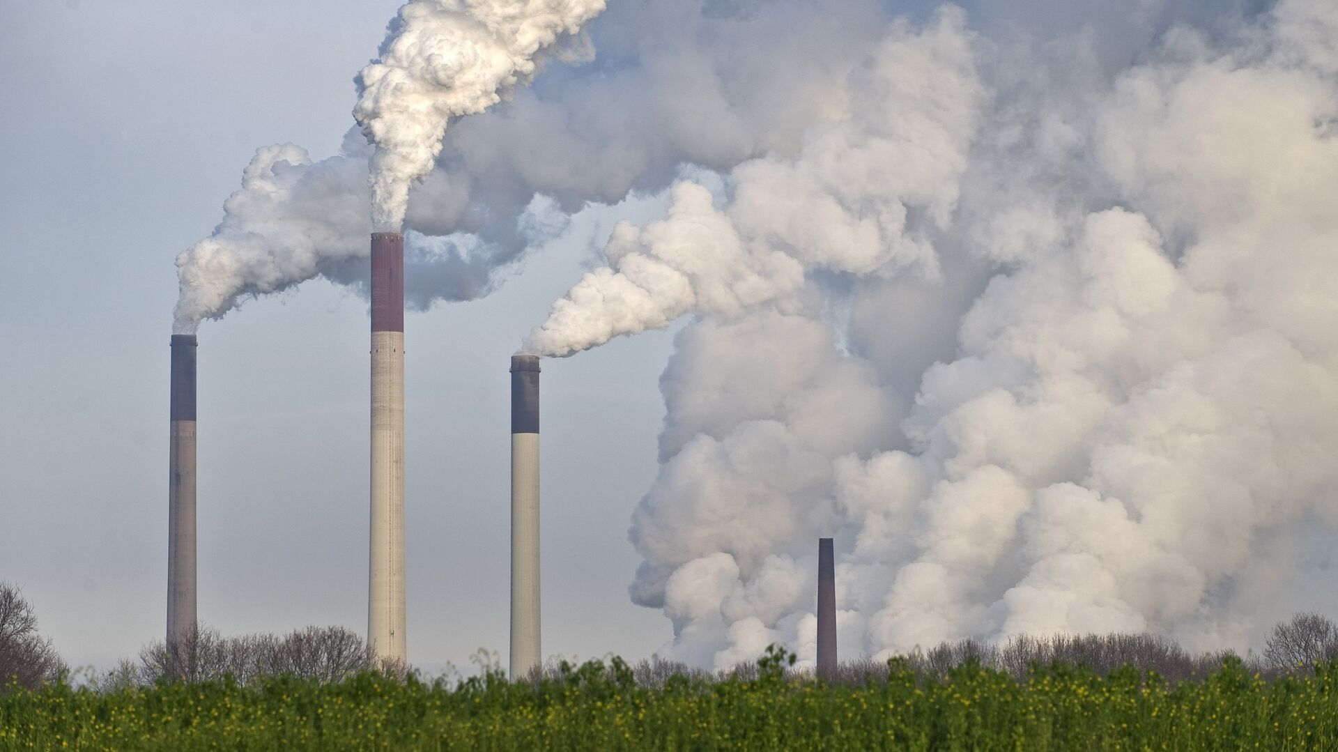 Coal power plants are among the biggest producer of CO2, that is supposed to be responsible for climate change - Sputnik International, 1920, 13.10.2021