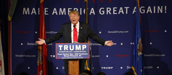 Donald Trump hablando durante un acto en el portaaviones USS Yorktown en Mount Pleasant, Carolina del Sur, el 7 de diciembre del 2015 Donald Trump hablando durante un acto en el portaaviones USS Yorktown en Mount Pleasant, Carolina del Sur, el 7 de diciembre del 2015 - Sputnik International
