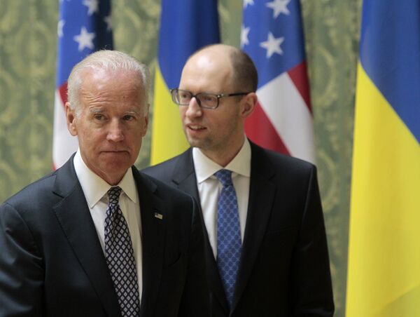 'Impeach the MF': Dem 'Squad' Member Rashida Tlaib Sells Controversial T-Shirts Urging to Oust Trump - Sputnik International