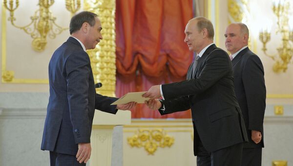 President Vladimir Putin, center, receives credentials from Ambassador of Bulgaria Boiko Kocev (File) - Sputnik International