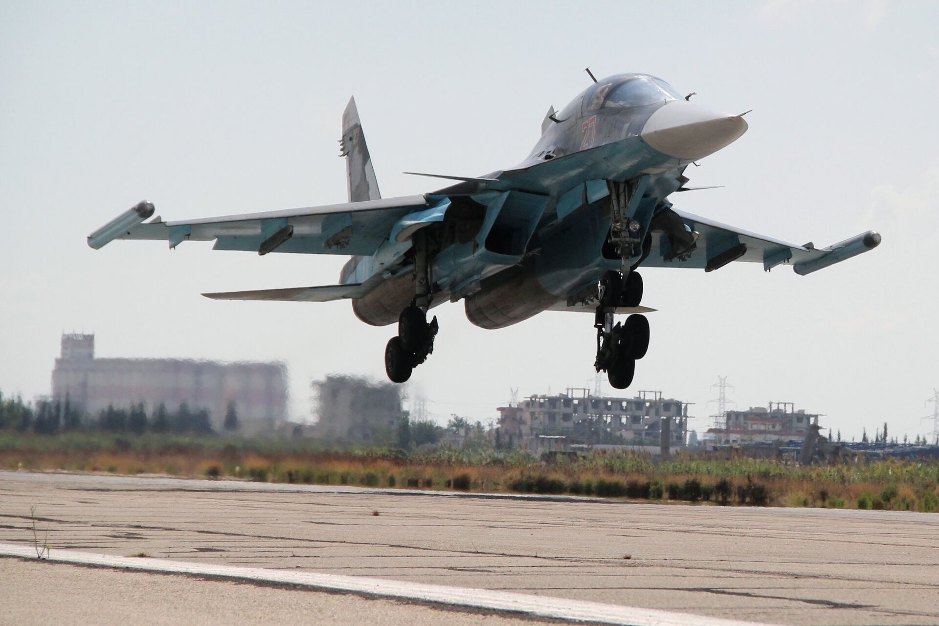 Russian aircraft at Latakia airport - Sputnik International, 1920, 28.07.2024