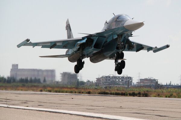Russian aircraft at Latakia airport Russian aircraft at Latakia airport - Sputnik International